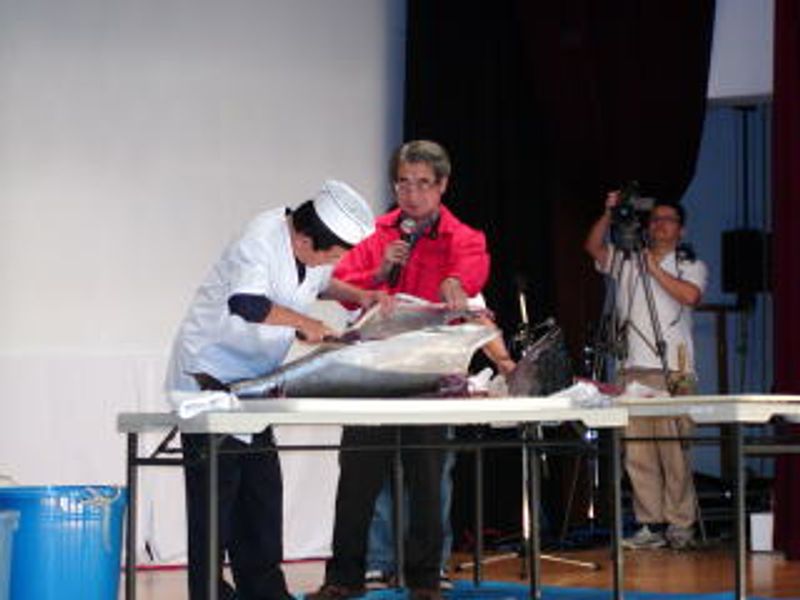 前日に千葉県沖で獲れた40キロのマグロ