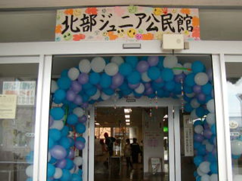 入口：きれいに飾りつけ♪