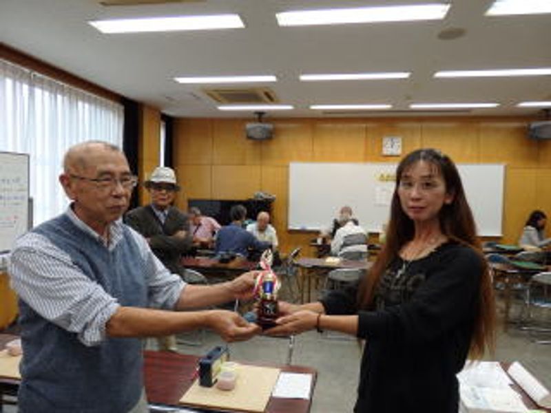 優勝者に…トロフィー♪