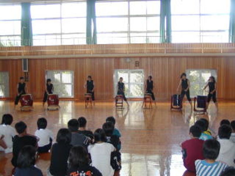 オープニングを…