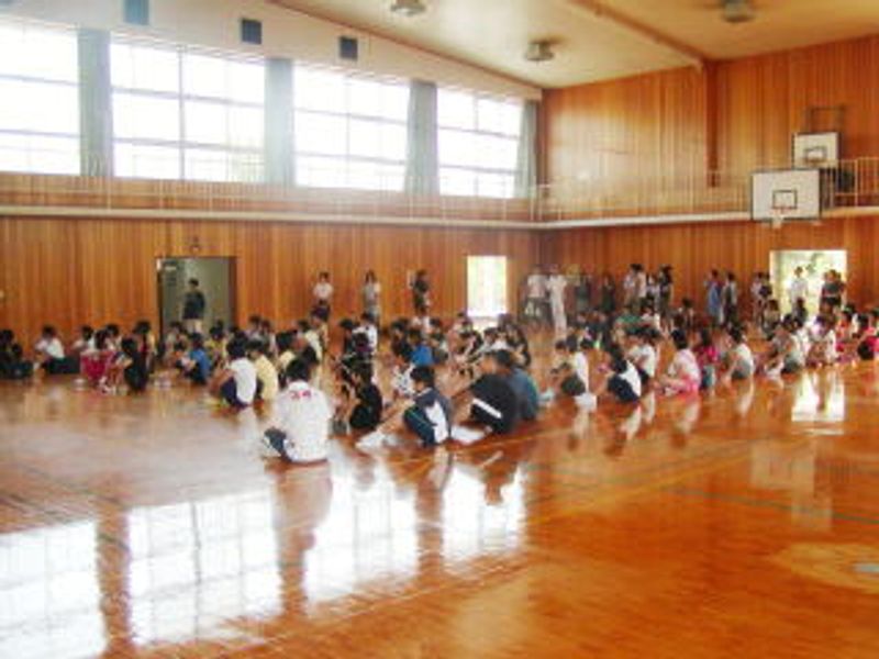 中学生ボランティアが主体…