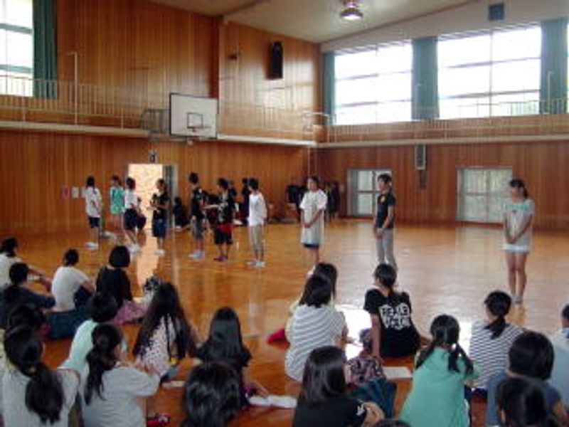開 会 式