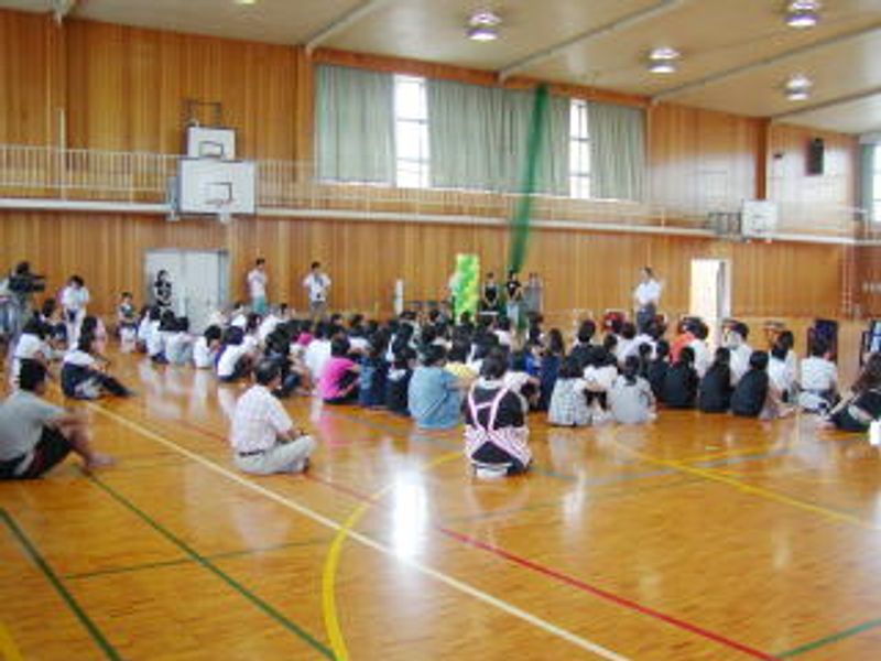 体育館に…集合！