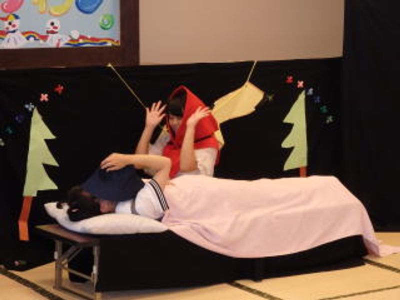 おばあさんのお口は大きいのね…