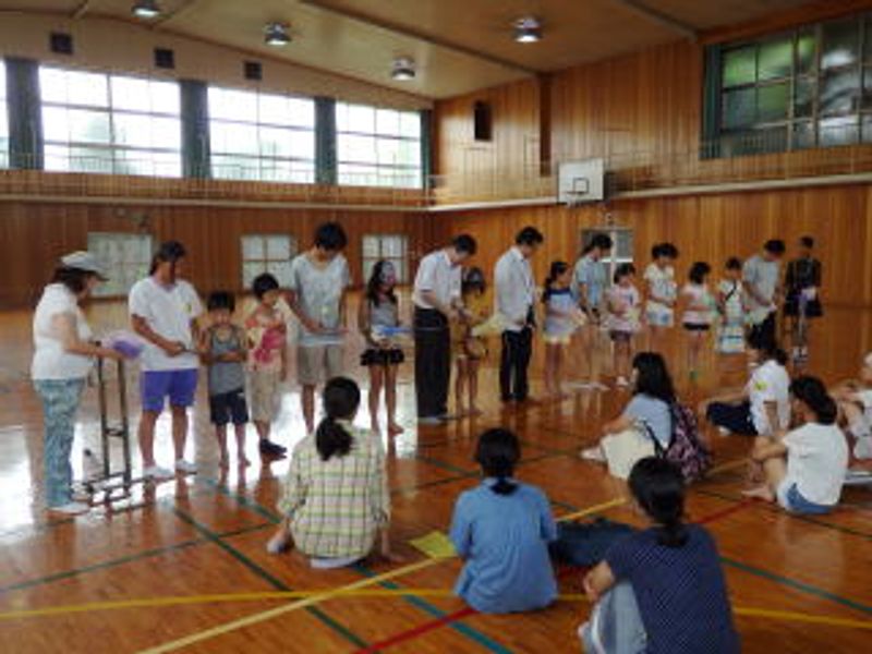 テープカットで…はじまりはじまり～♪