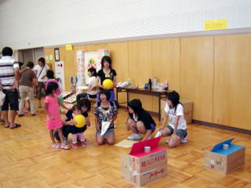 もう少し前にいく…？