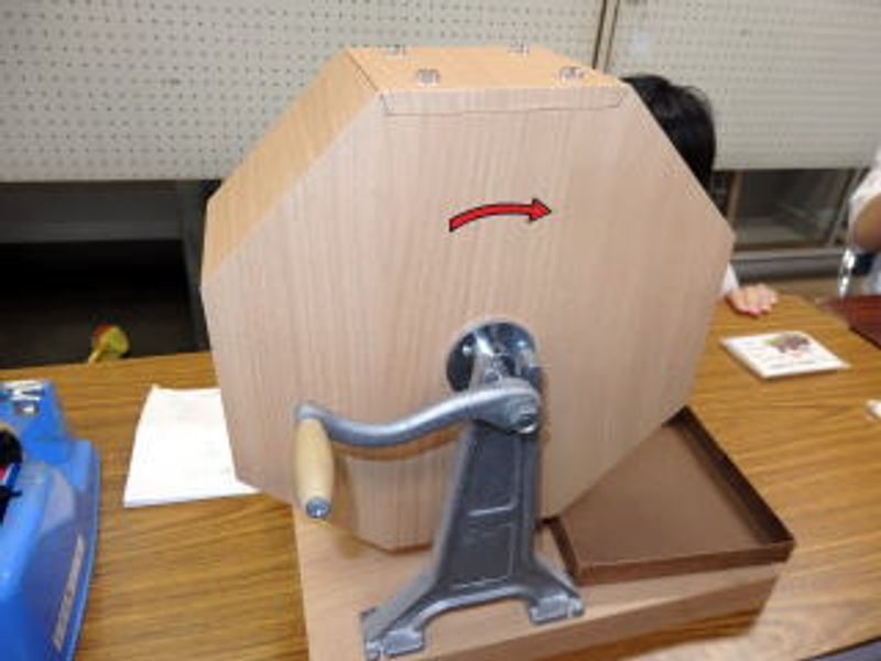 スタンプ11個集めて→ガラポン♪