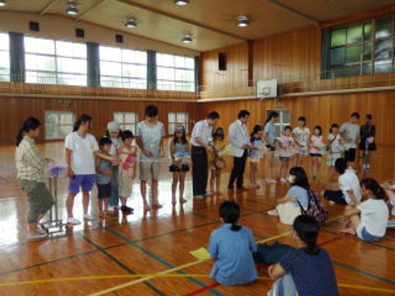 来てくれた子供達にも参加してもらって…