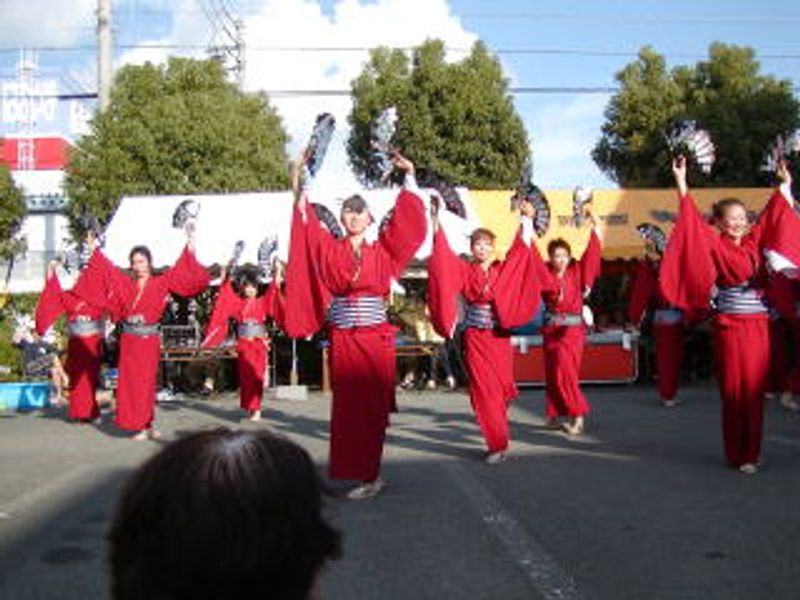 総 踊 り
