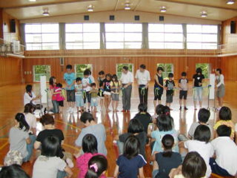 来てくれた子供達に協力してもらって…