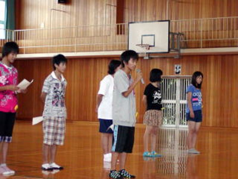 閉 会 式