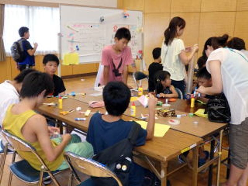 ひこーき製作中…
