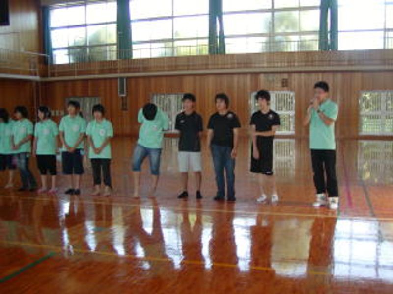 大学生や高校生の…