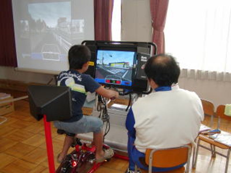 「自転車シミュレーション体験」です♪