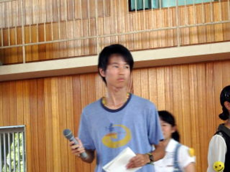 閉 会 式