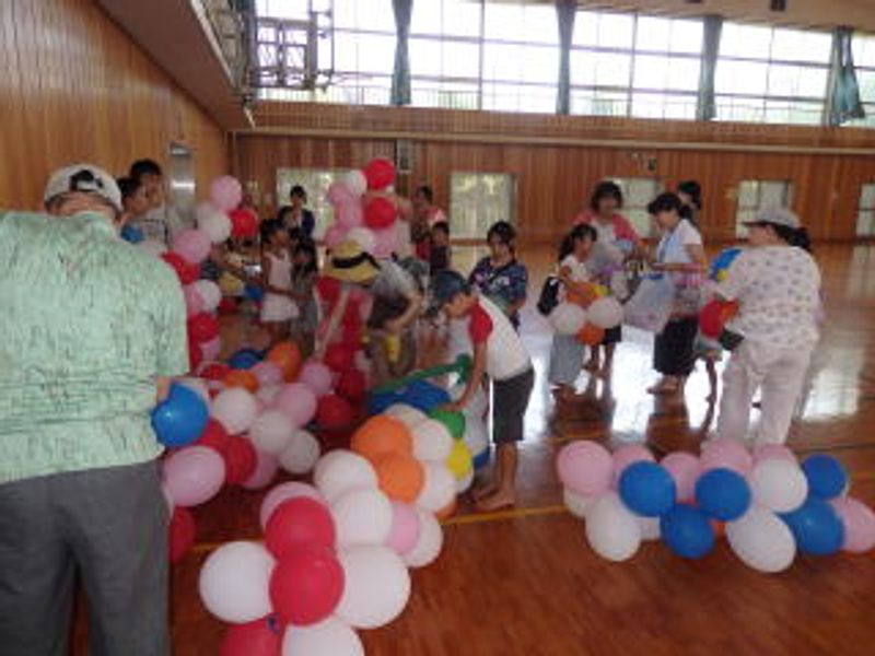 閉 会 式