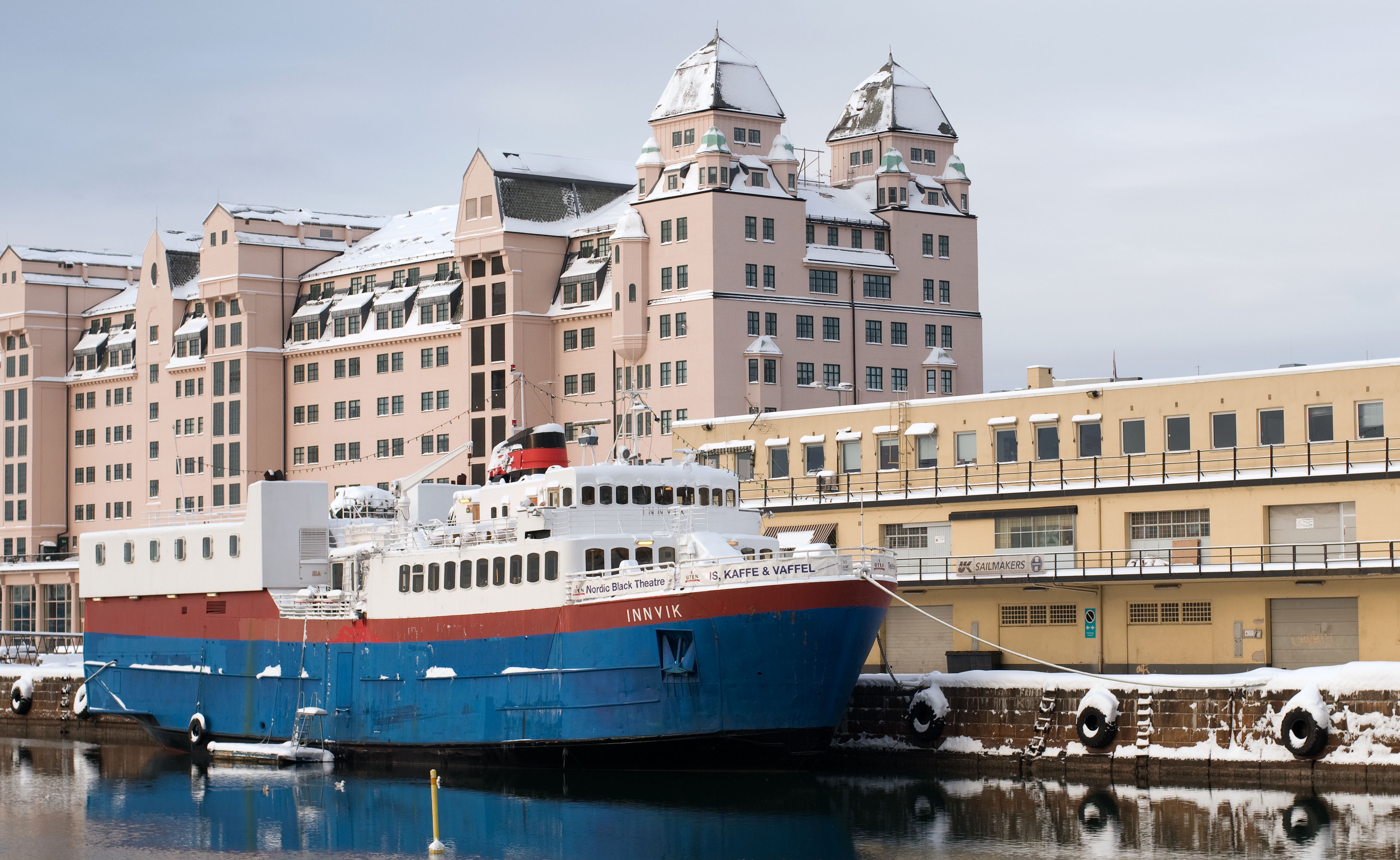 MS Innvik i Bjørvika