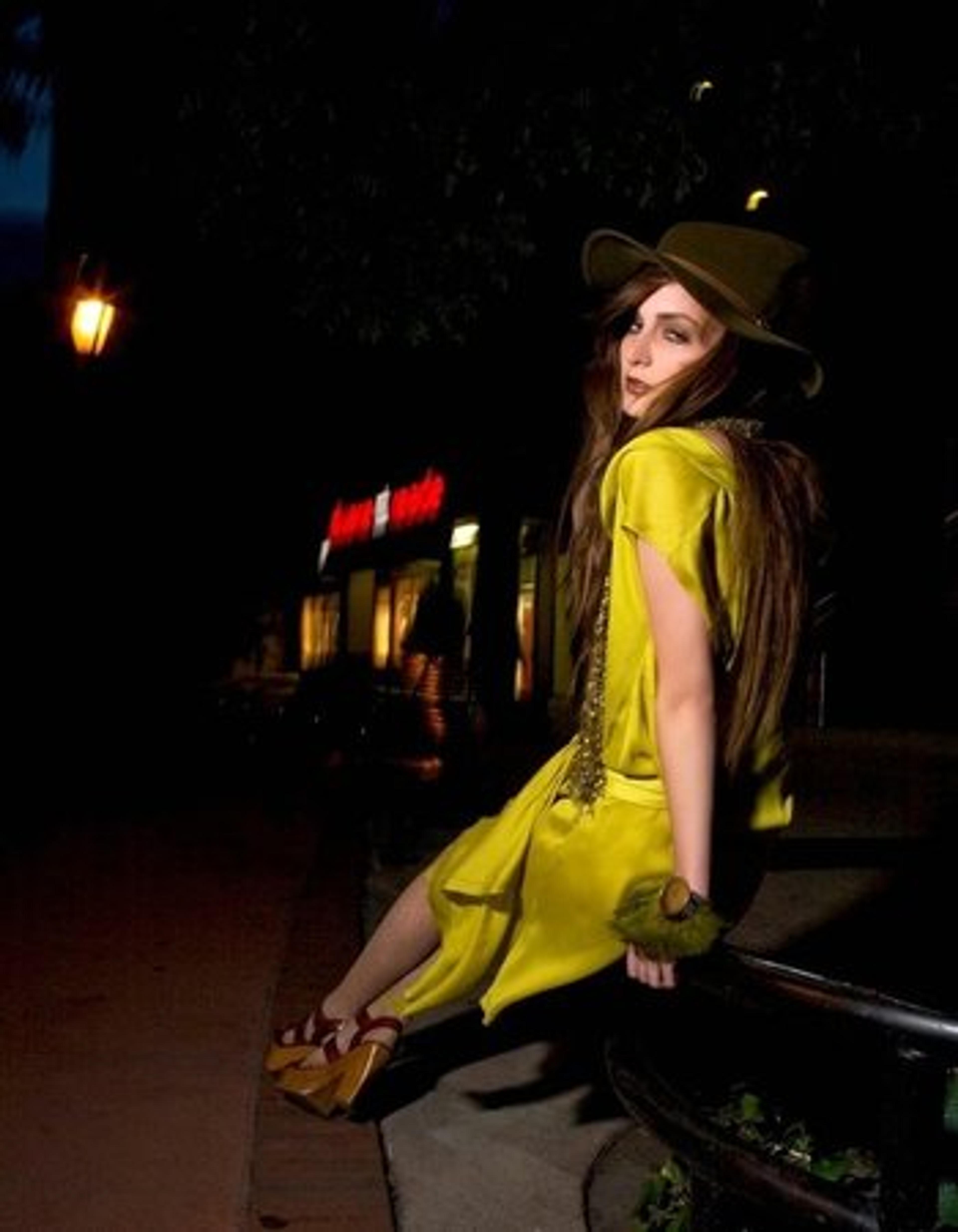 Editorial — Dyana Aives