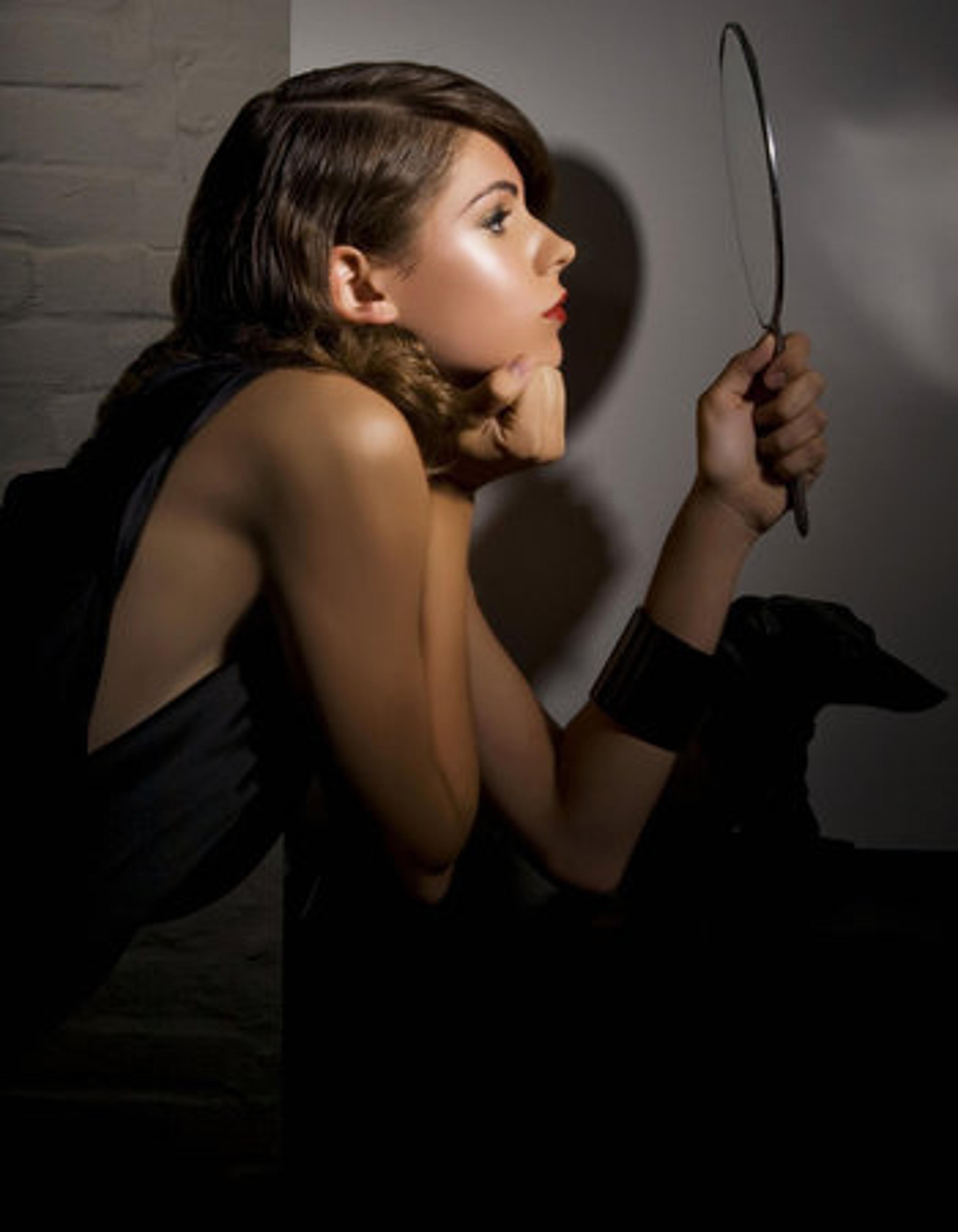 Editorial — Dyana Aives