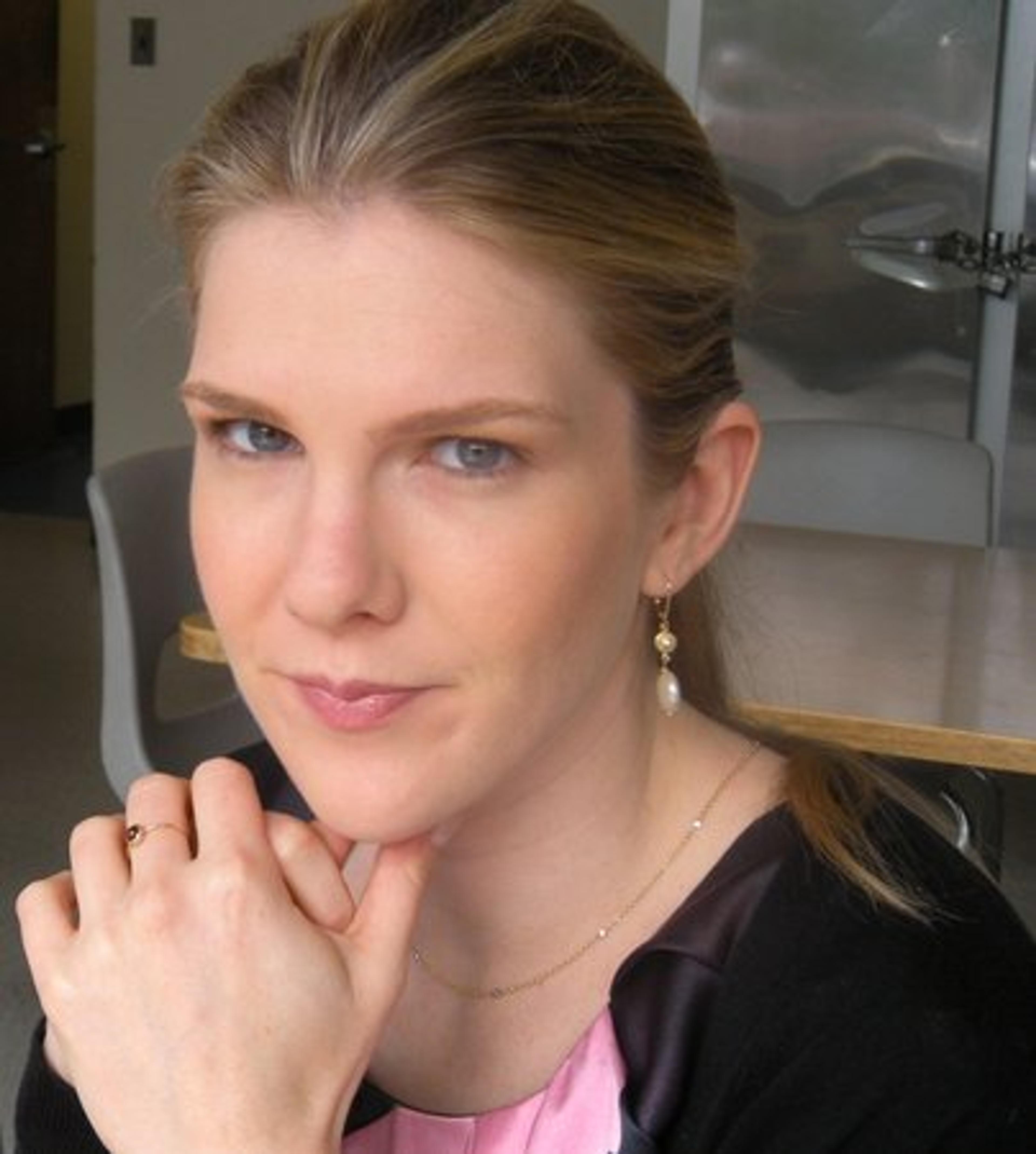 Celebrity — Dyana Aives