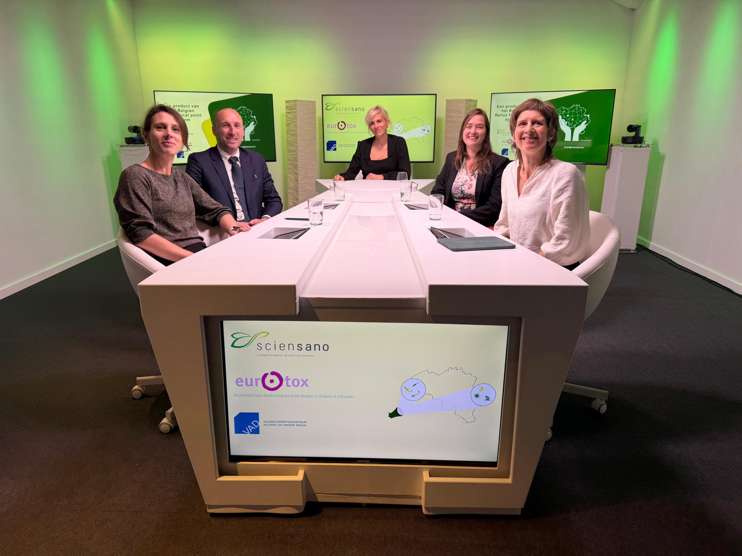 Sciensano Drugs Unit chooses 2 Stream for bilingual webinar with full studio experience