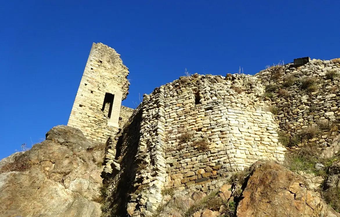 Castell de Sant Pere de Ribes de Freser