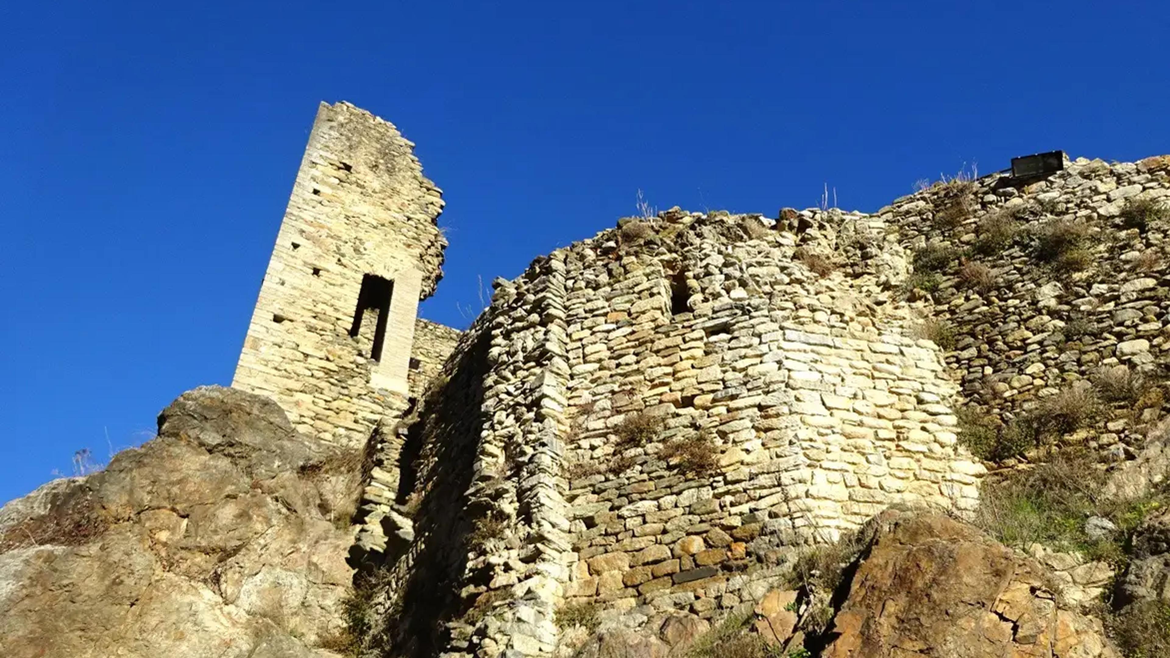 Castell de Sant Pere de Ribes de Freser
