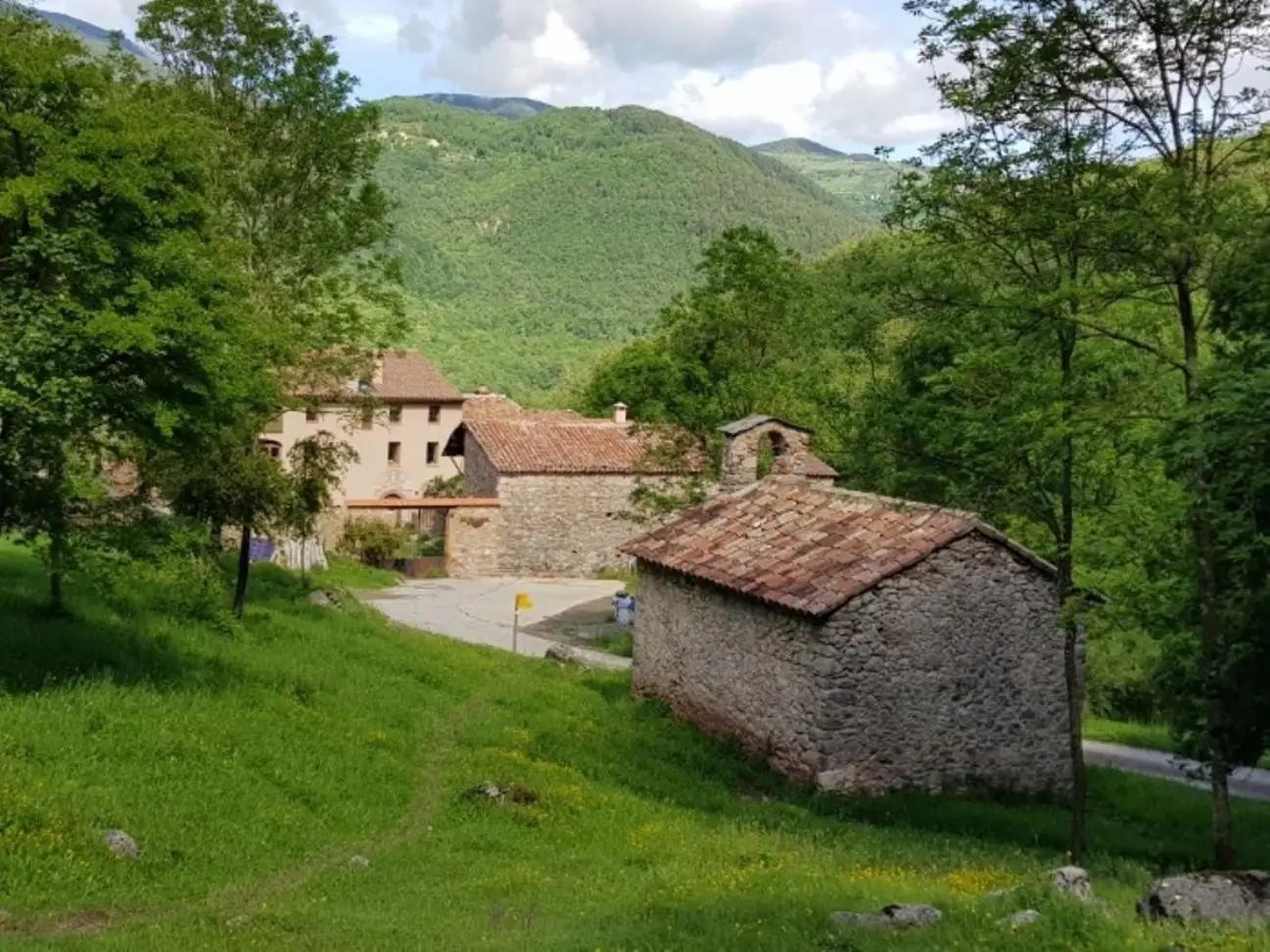 Cal Perramon: masia i capella de Sant Esteve
