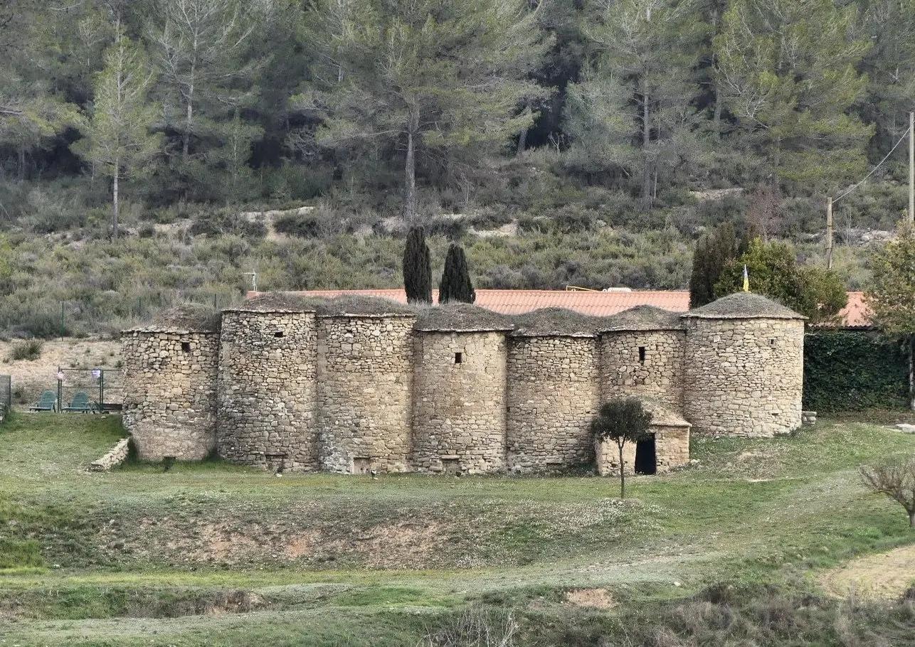 Les tines dels Tres Salts, la casa de les Tines o les tines de Talamanca