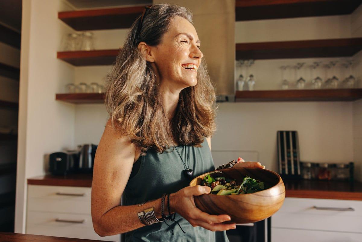 Wechseljahresbeschwerden mit Ernährung vorbeugen - welche Ernährung ist in den Wechseljahren gesund?