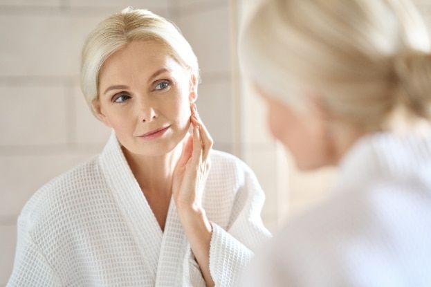 Schöne Haut trotz Menopause - so kommen Sie gut durch die Wechseljahre