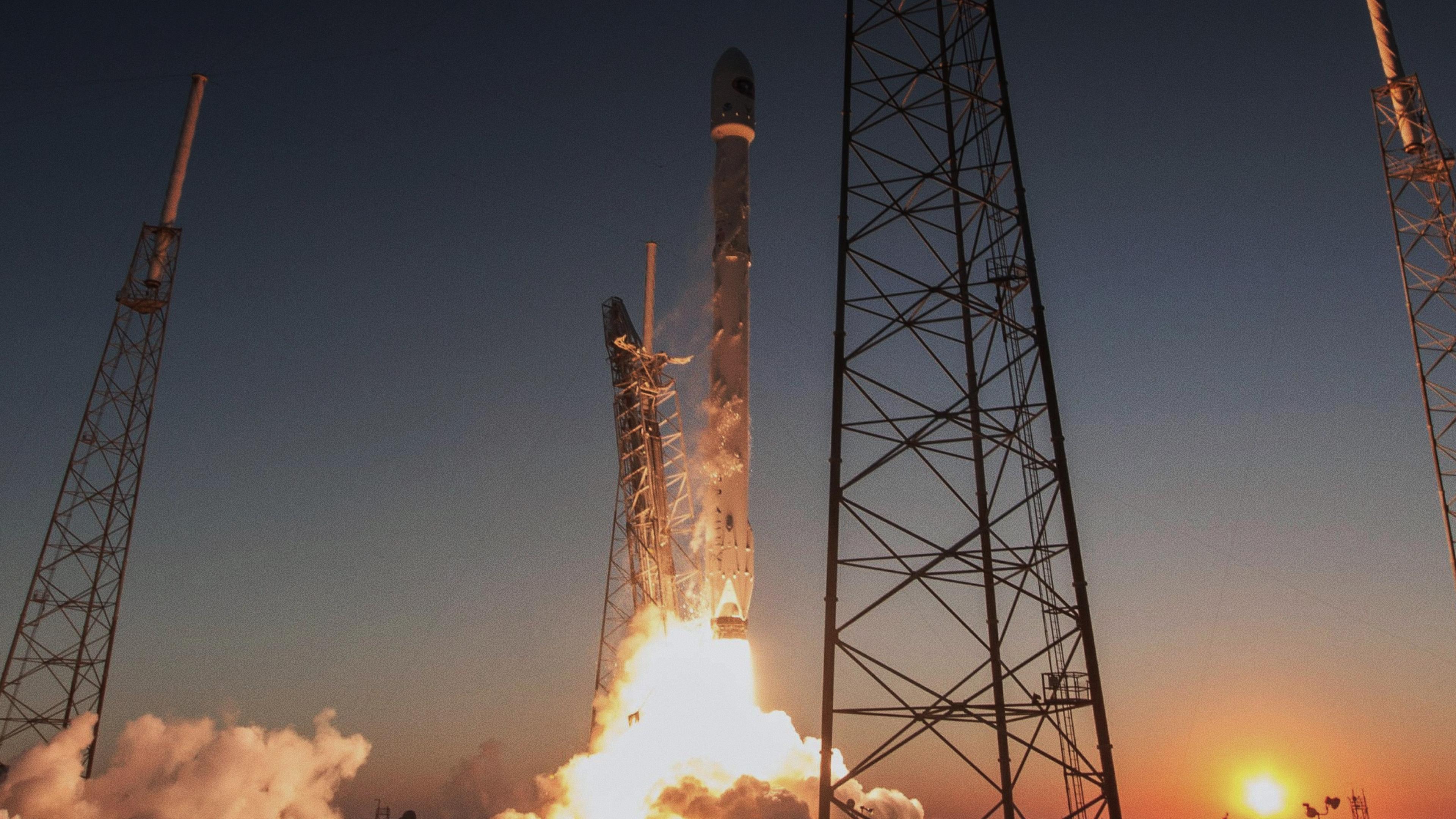 Space X Falcon 9 rocket ship taking off