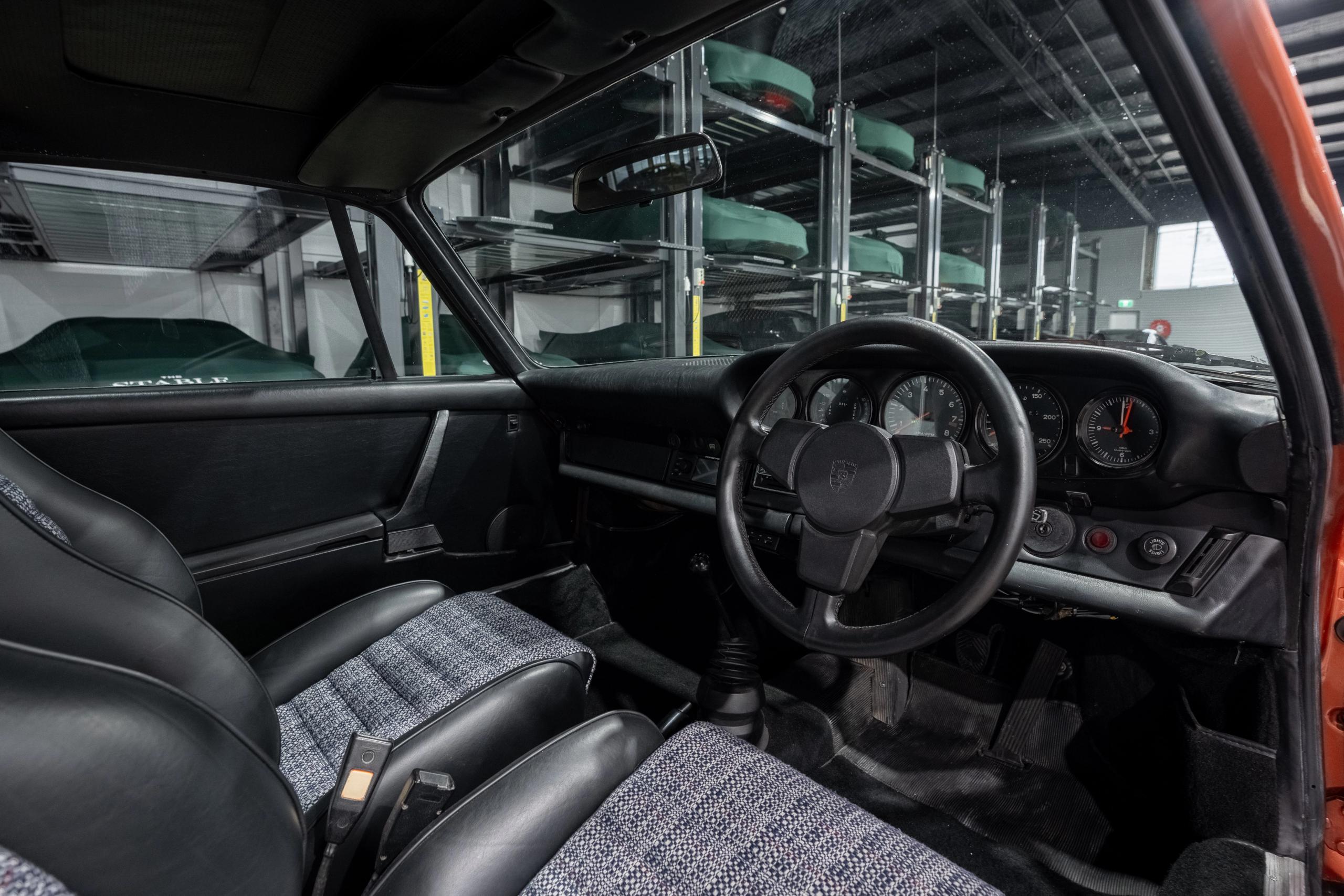 Porsche 911 G Interior