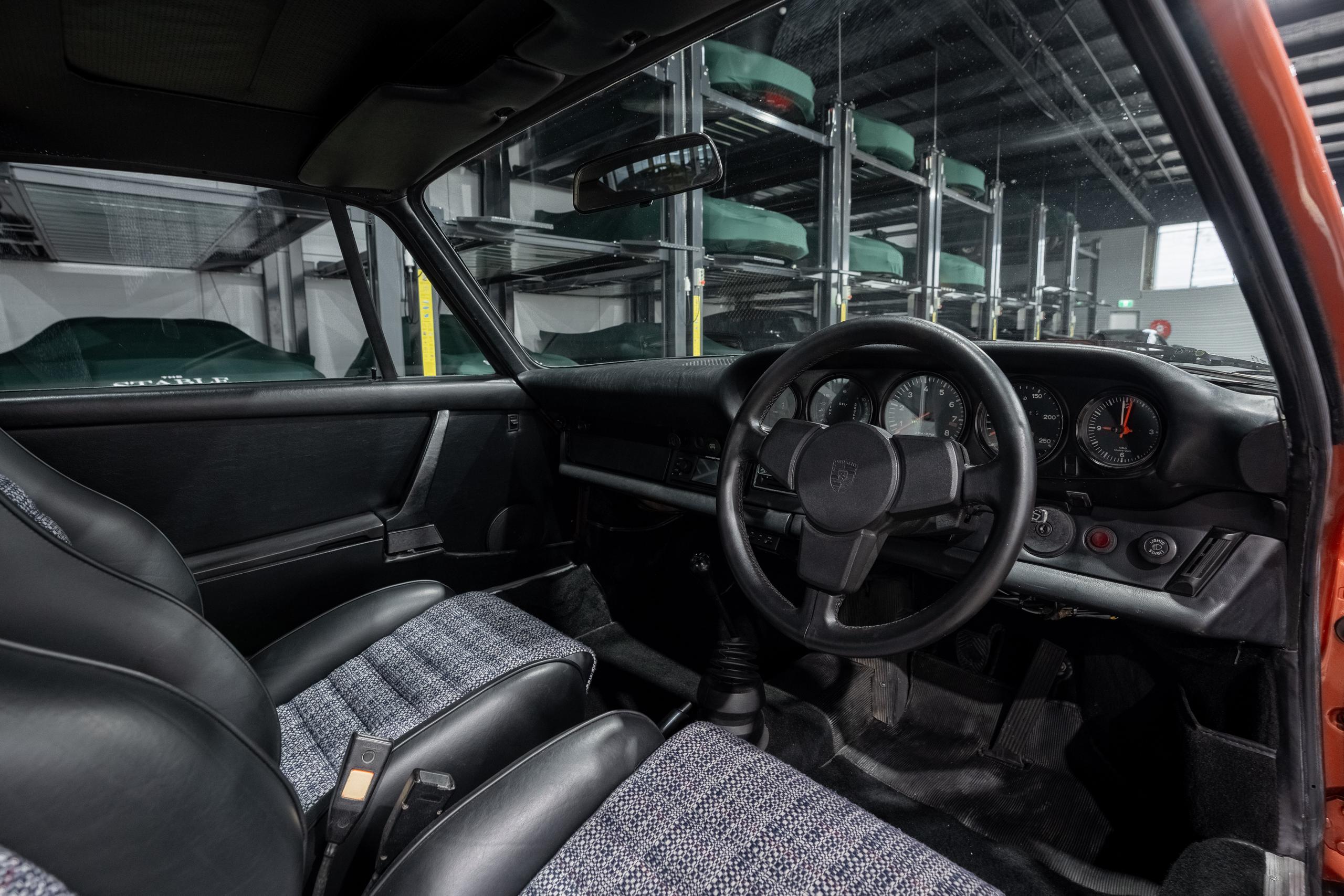 Porsche 911 G Interior