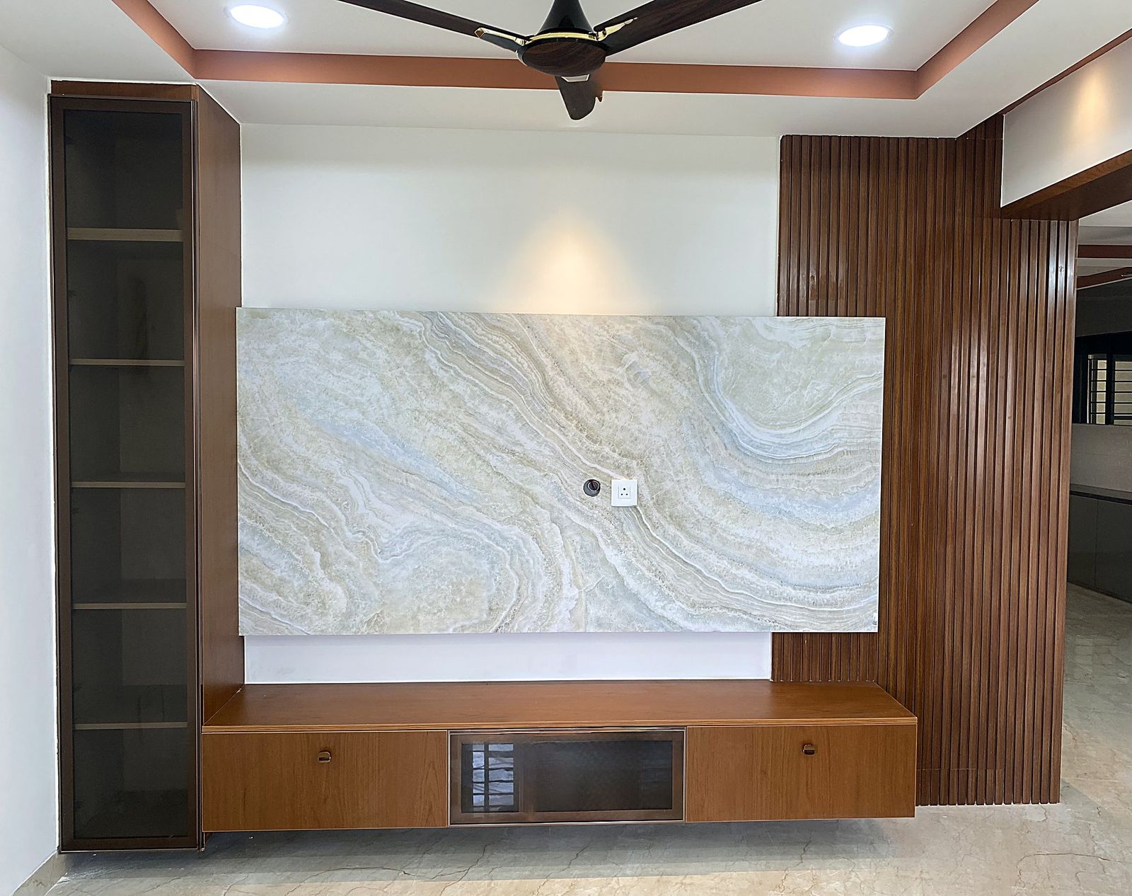 Full Home Interior — Contemporary Residence — photo 3