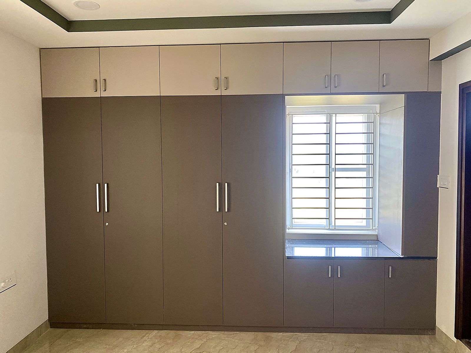 Full Home Interior — Contemporary Residence — photo 1