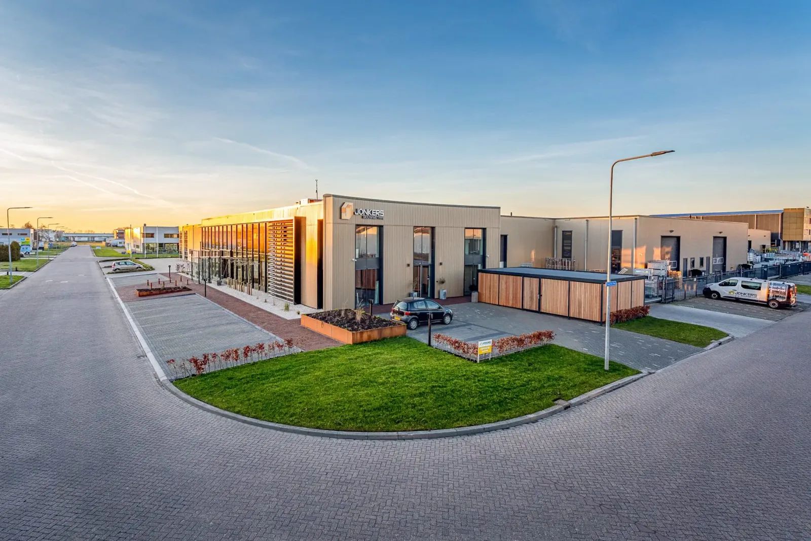 Het kantoor van I-Padel aan de Hoornse Hop in Urk