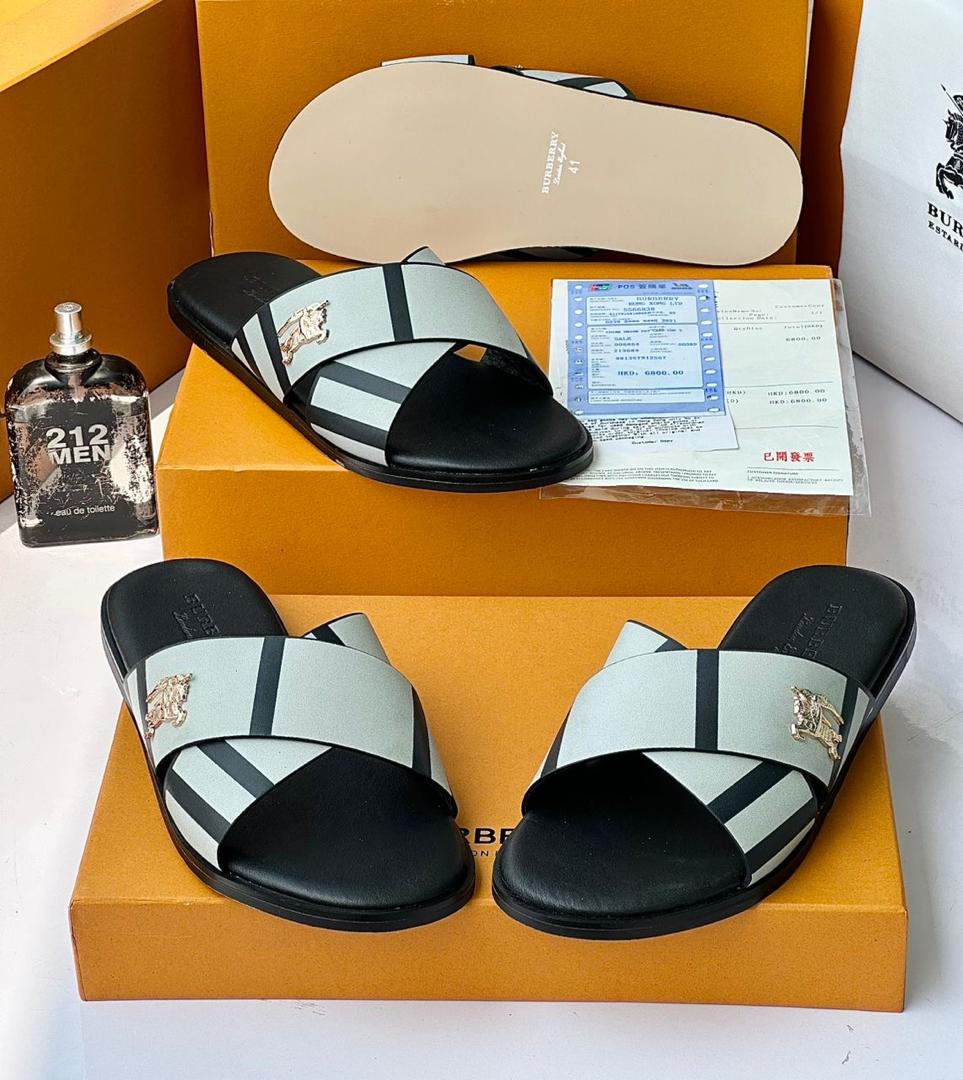 Burberry slippers
