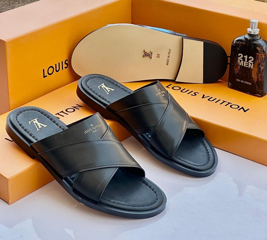 Louis Vuitton slippers 