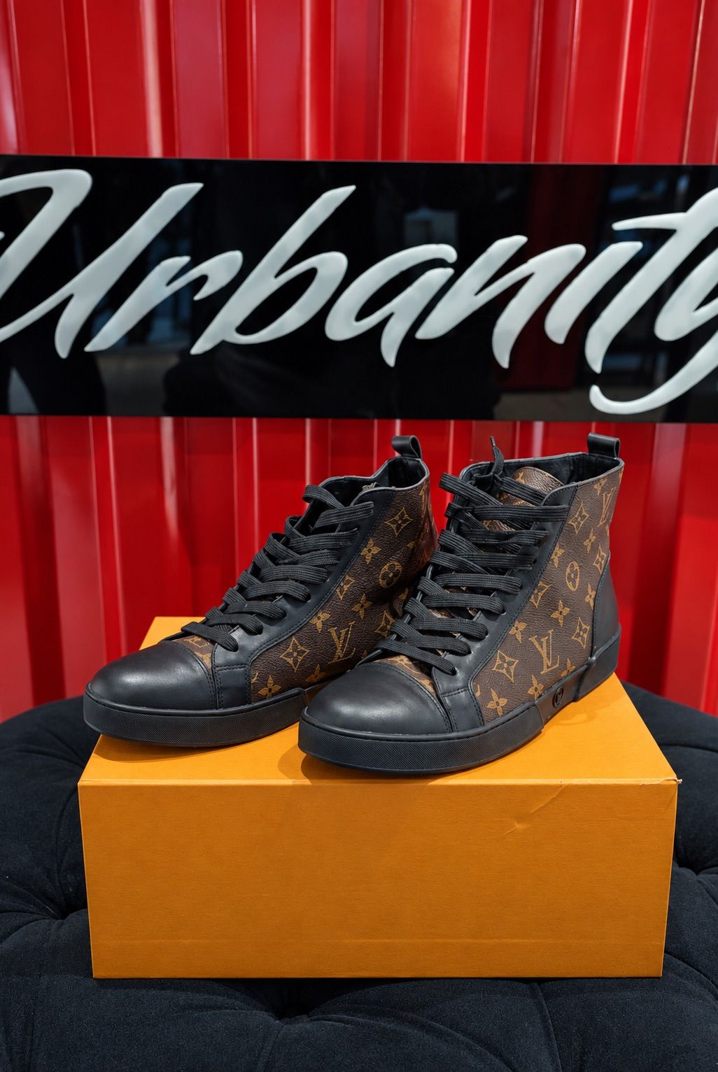 Louis Vuitton Rivoli High-Top, view 4