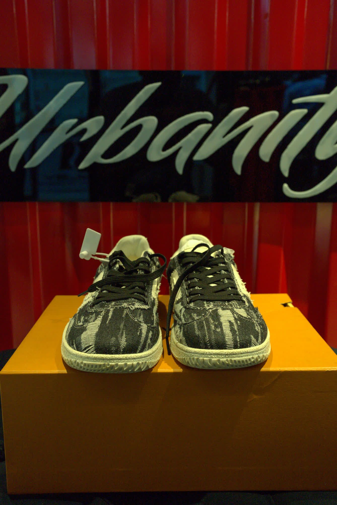 Balmain Low-Top Sneaker - Black/White, view 1