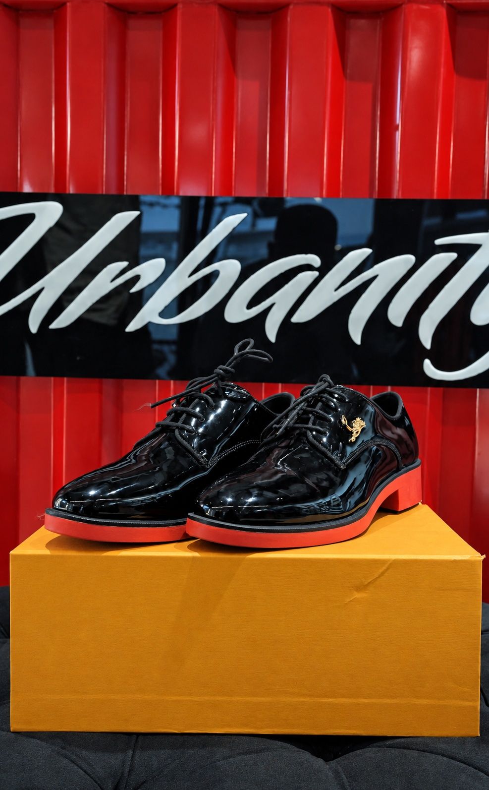 Versace Medusa Low-Top Sneaker - Black/Red, view 2