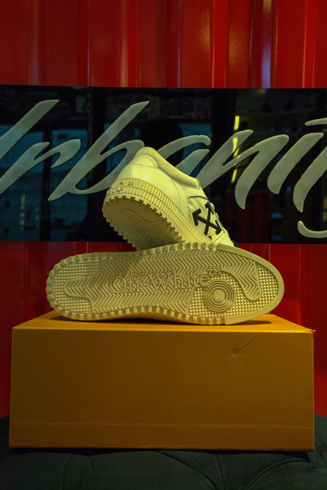 Off-White Air Force 1 Low - White, view 1