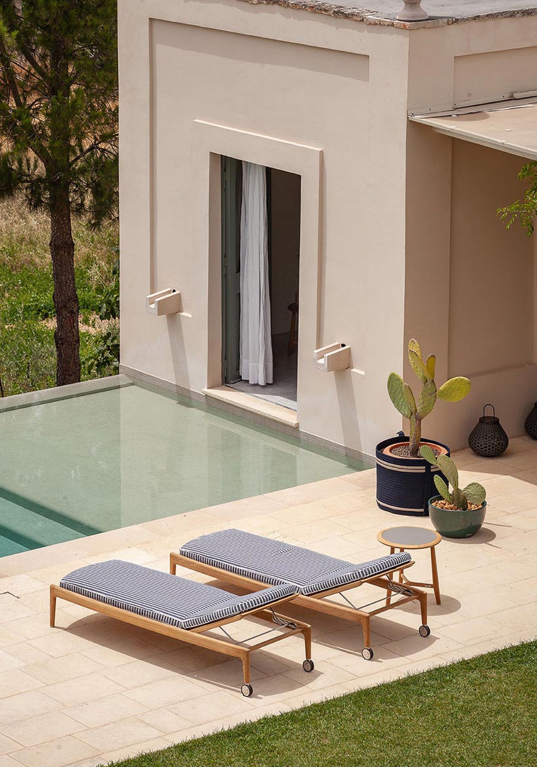 Poltrona Frau Secret Garden Sunbed