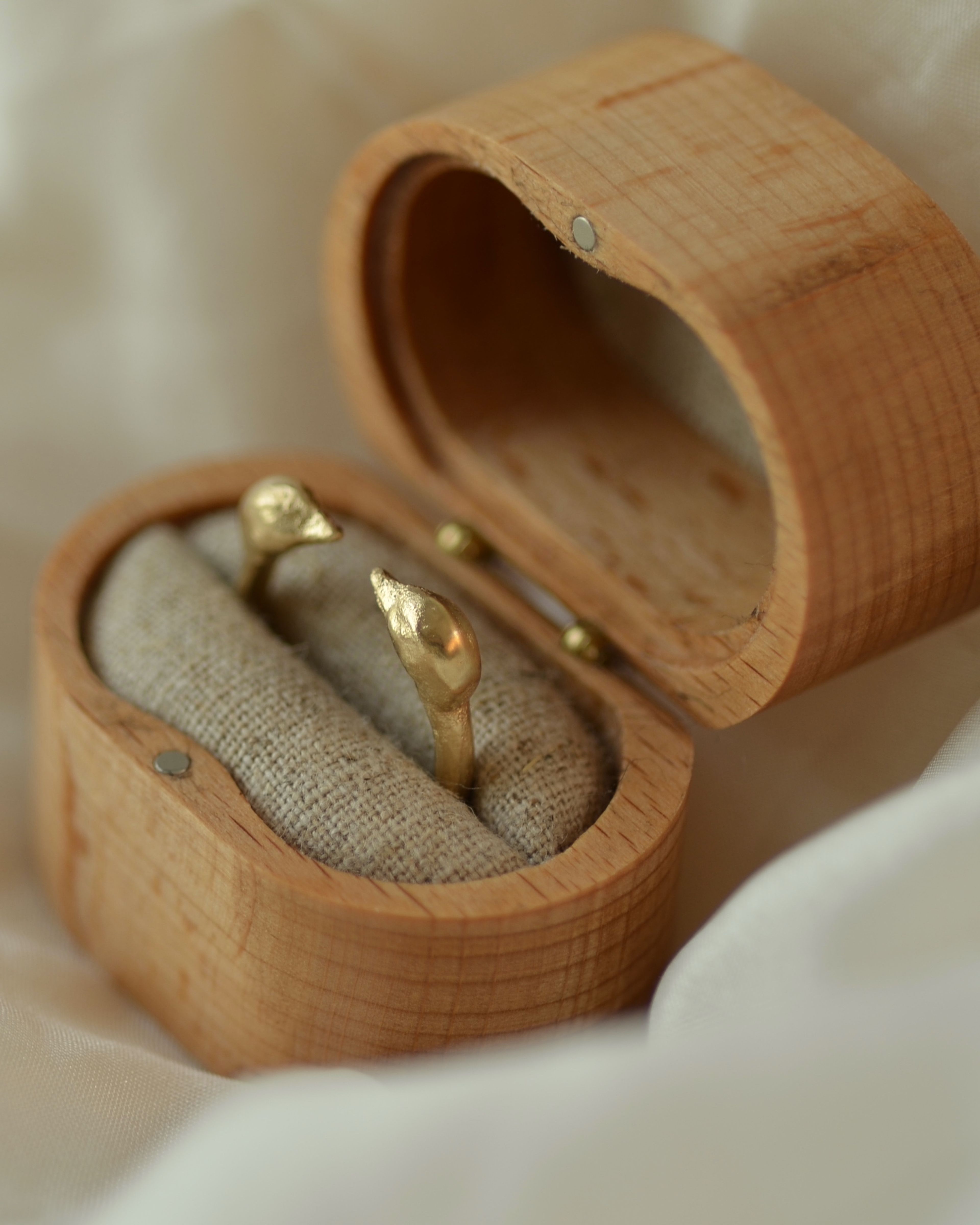 Sentinels ring in wooden presentation box