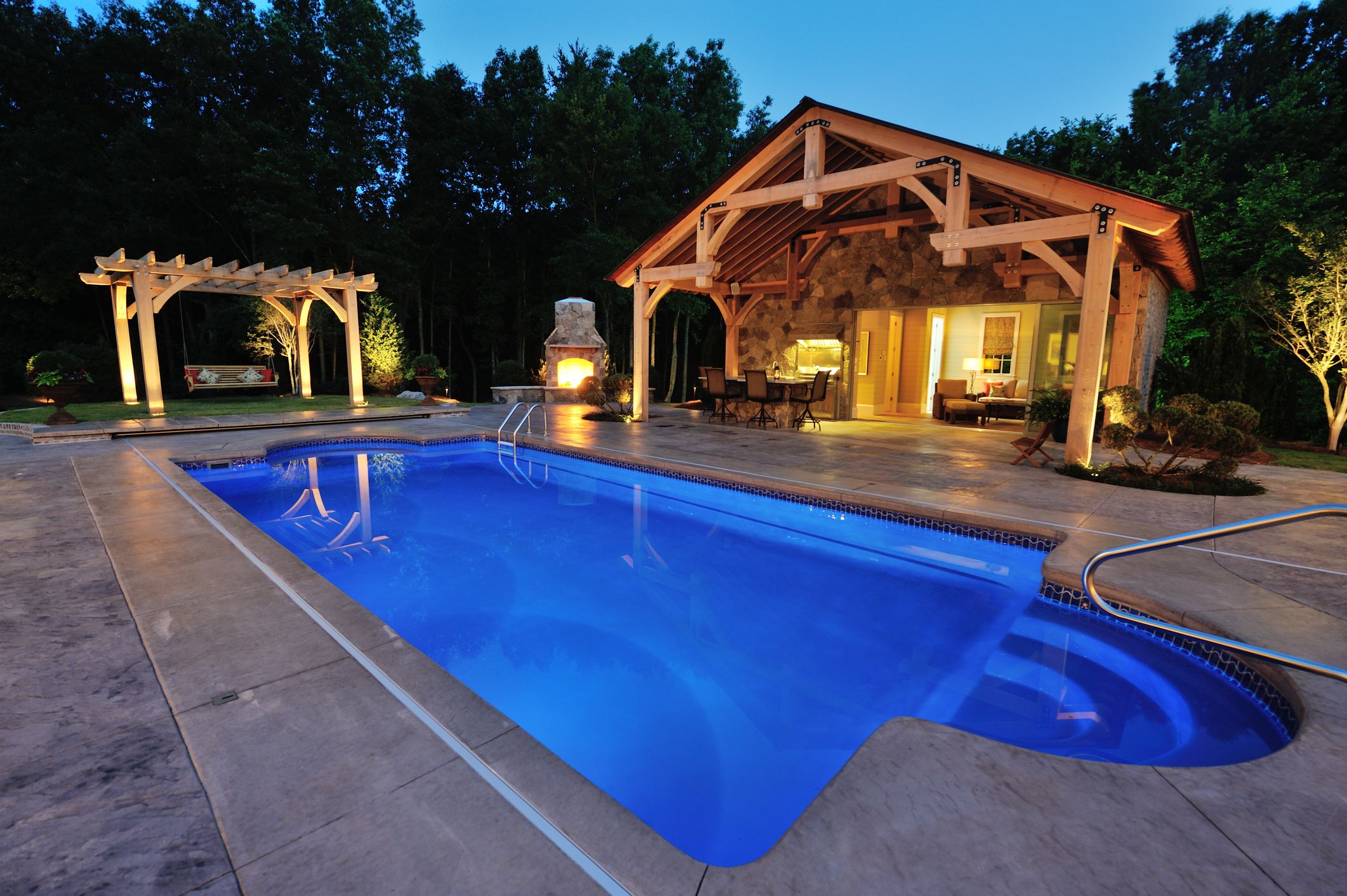 Bonding, Grounding & Backyard Safety: What DFW Pool Owners Should Know