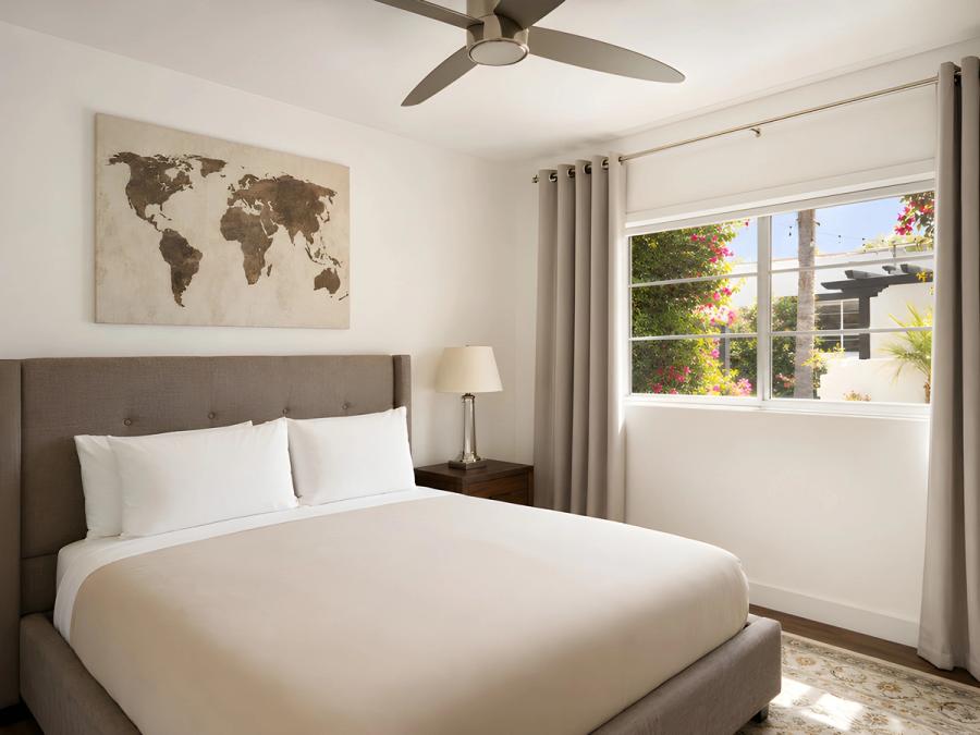 Queen bedroom