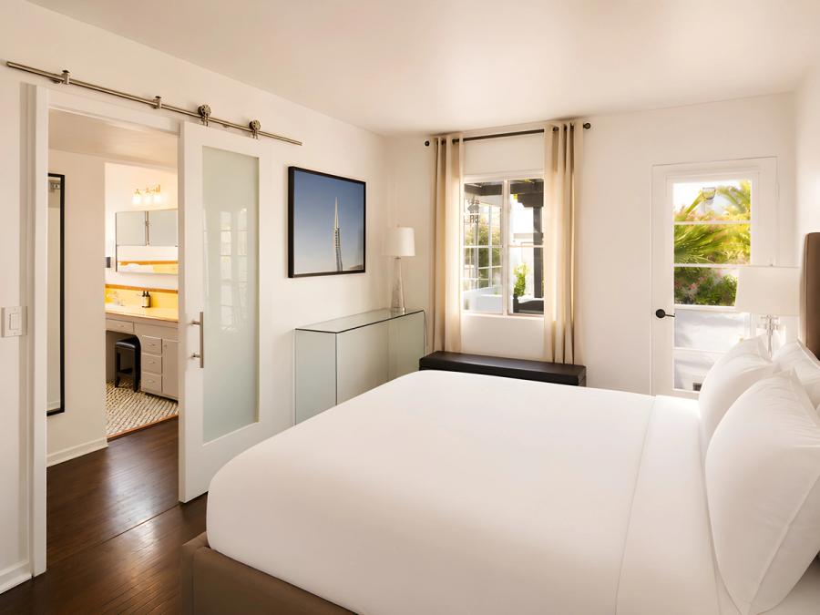 Boulevard bedroom