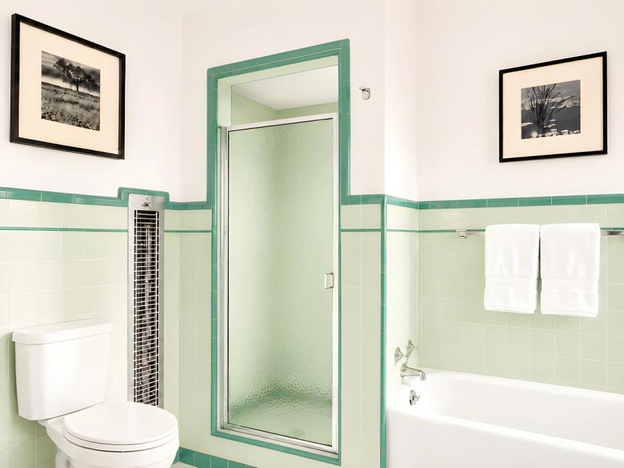 Sadie vintage bathroom