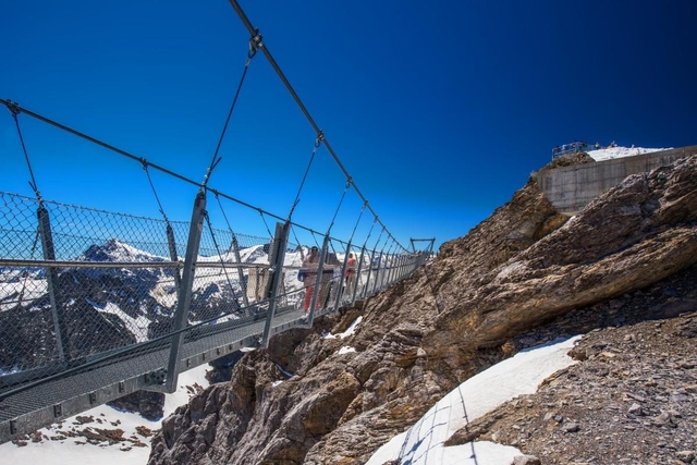 Titlis Cliff Walk